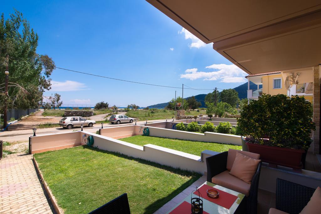 Meltemi Villa Chrysi Ammoudia Exterior photo